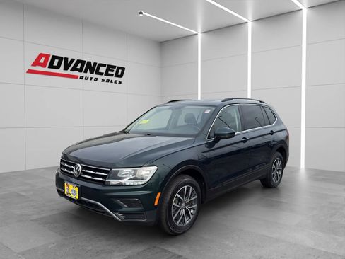 Used 2019 Volkswagen Tiguan SE w/ Panoramic Sunroof Package image 3