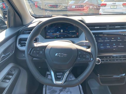 Used 2027 Chevrolet Bolt LT w/ Comfort Package FWD image 6