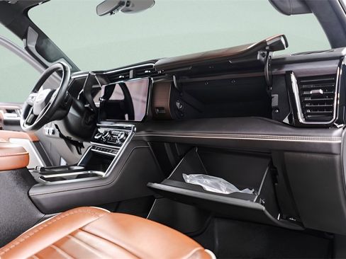 Used 2024 GMC Sierra 2500 Denali Ultimate w/ LPO, GMC Protection Package image 38