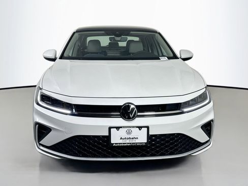 New 2026 Volkswagen Jetta SE image 2