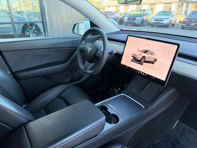 Used 2022 Tesla Model Y Long Range AWD/4WD image 13