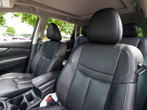 Used 2020 Nissan Rogue SL w/ Premium Package AWD/4WD image 7