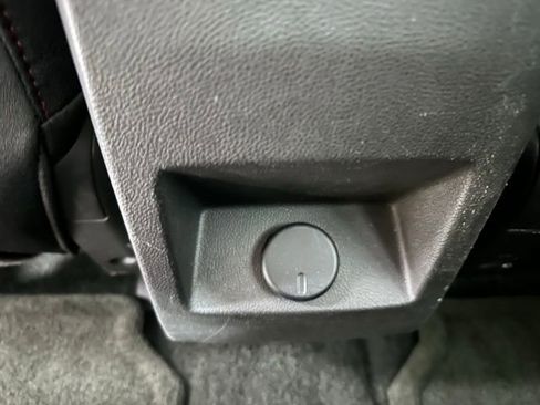 Used 2017 Chevrolet Equinox LT w/ Convenience Package image 17