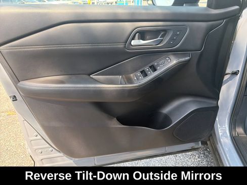 Used 2025 Nissan Rogue SL w/ SL Premium Package AWD/4WD image 25