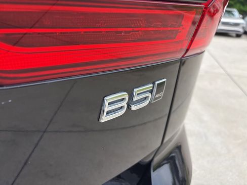 Used 2024 Volvo XC60 B5 Plus w/ Protection Package Premier image 9