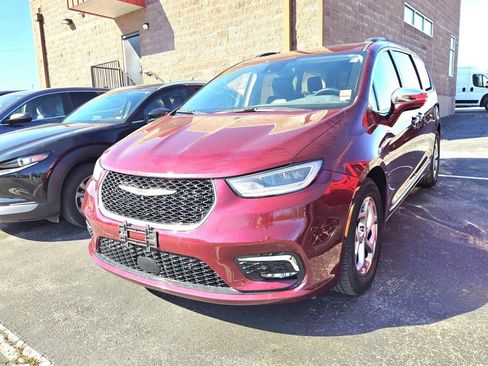 Used 2022 Chrysler Pacifica Limited image 4