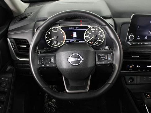 Certified 2025 Nissan Rogue SV image 10