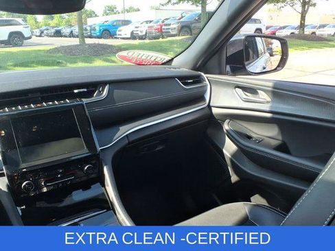 Certified 2024 Jeep Grand Cherokee Altitude AWD/4WD image 12