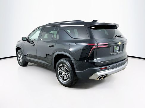 Used 2025 Chevrolet Traverse LT image 5