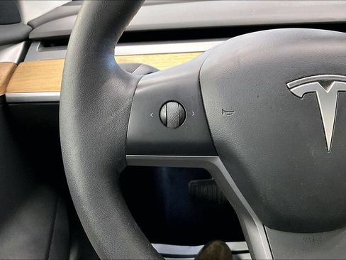 Used 2022 Tesla Model 3 Long Range AWD/4WD image 17