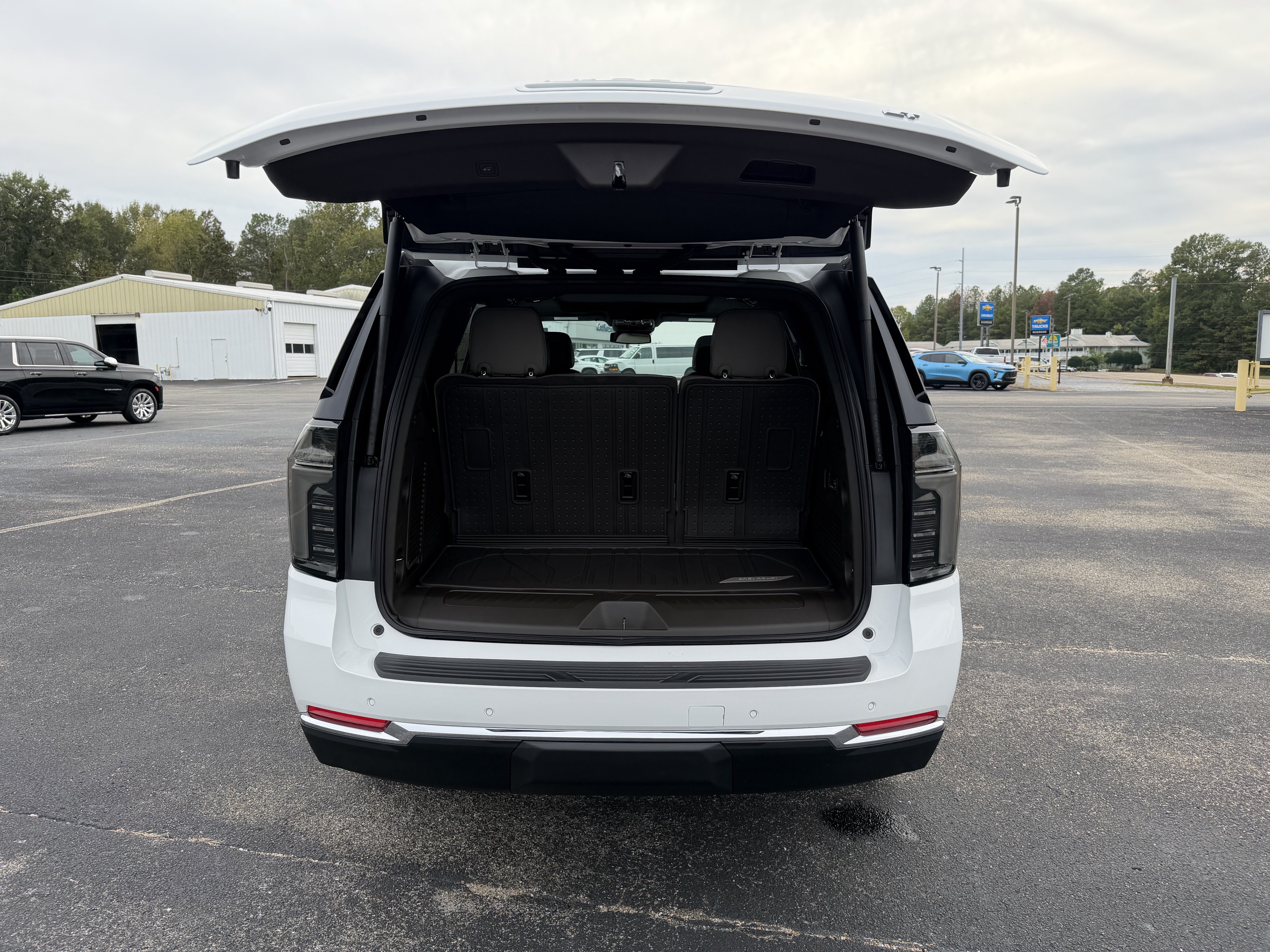 New 2027 Chevrolet Tahoe LT w/ Comfort Package RWD image 9