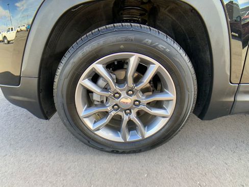 Used 2022 GMC Terrain SLT w/ Infotainment Package II image 29