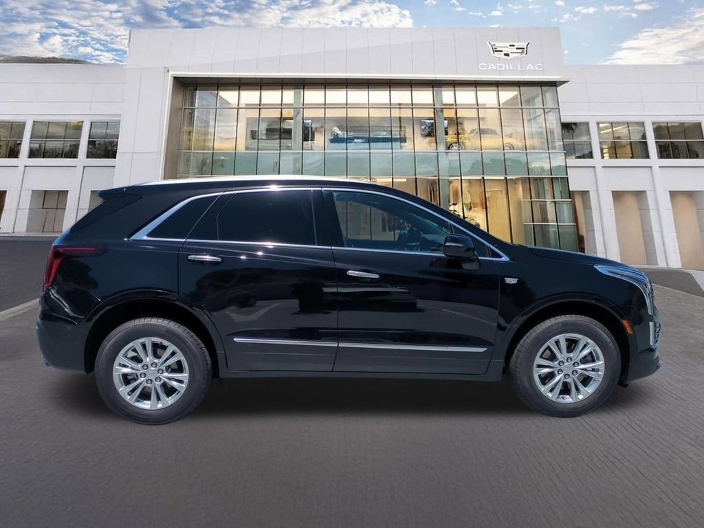 Used 2026 Cadillac XT5 Luxury w/ LPO, Floor Liner Package FWD image 4