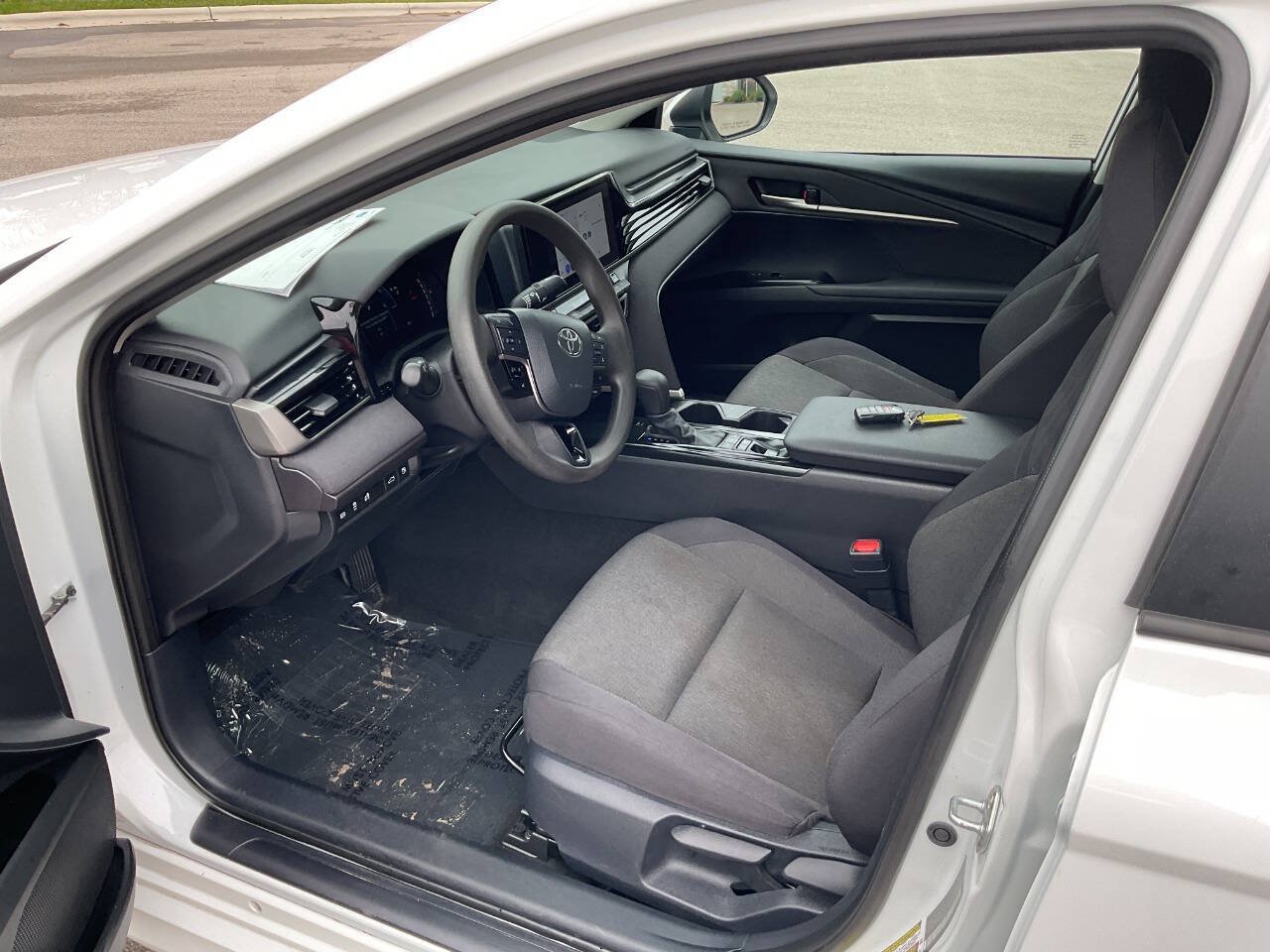 Used 2025 Toyota Camry LE FWD image 14