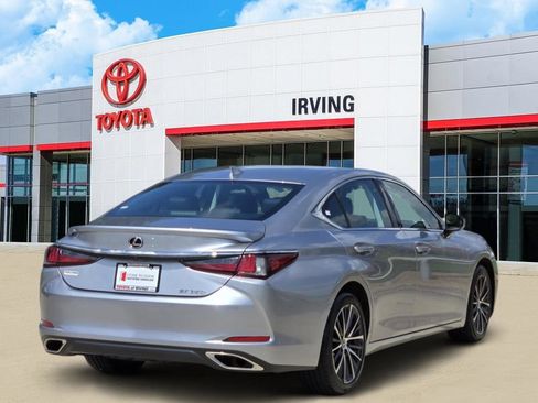 Used 2022 Lexus ES 350 w/ Premium Package FWD image 4