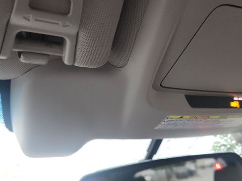 Used 2016 Subaru Outback 2.5i Limited AWD/4WD image 19