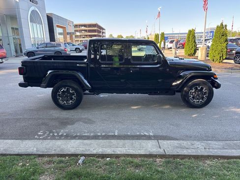 New 2026 Jeep Gladiator Sport AWD/4WD image 6