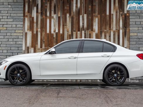 Used 2018 BMW 330i xDrive Sedan AWD/4WD image 3