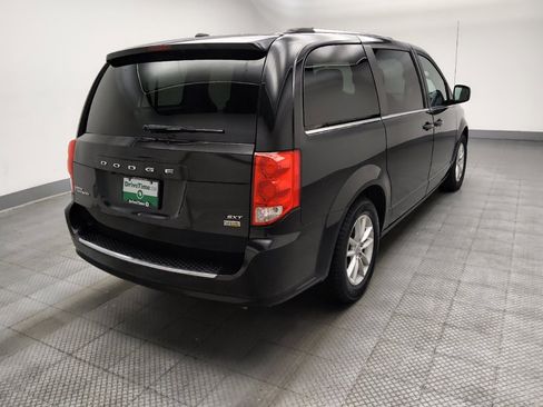 Used 2018 Dodge Grand Caravan SXT FWD image 9