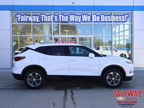 New 2025 Chevrolet Blazer LT image 1