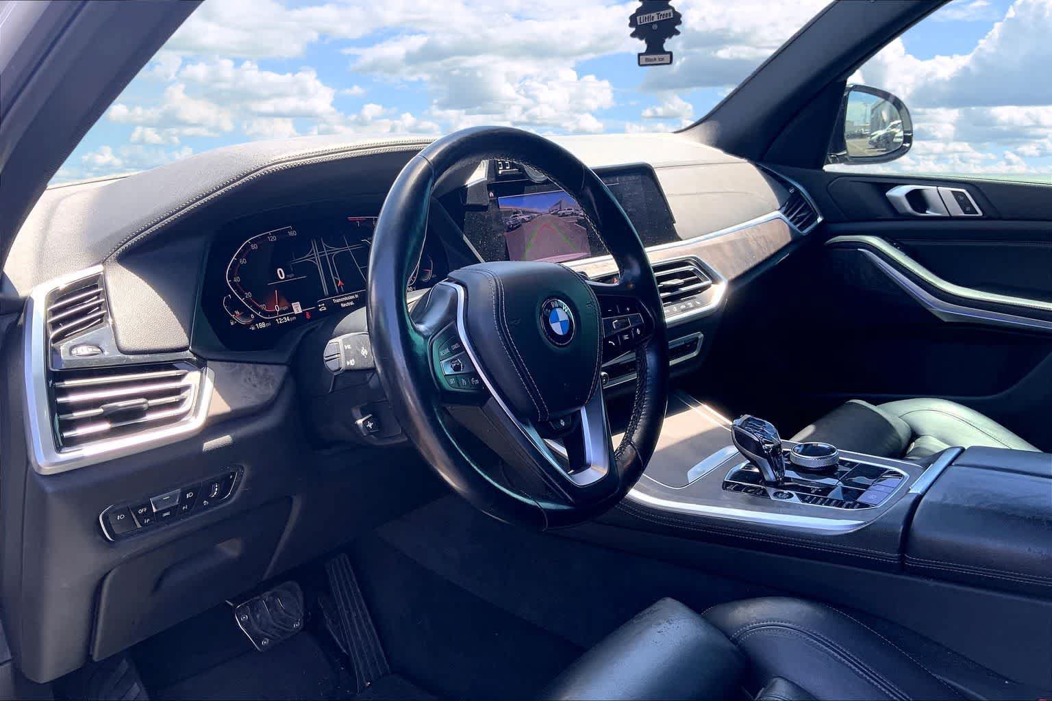 Used 2019 BMW X5 xDrive40i w/ Convenience Package AWD/4WD image 2