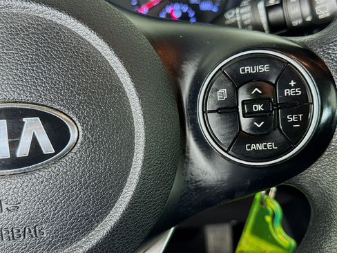 Used 2020 Kia Soul LX image 14