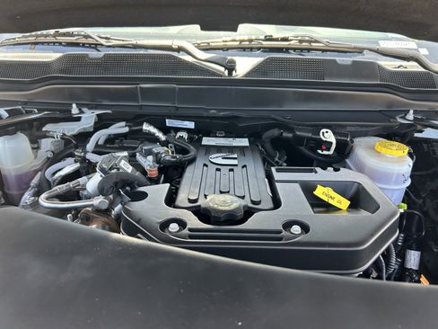 Used 2025 RAM 2500 Laramie AWD/4WD image 34