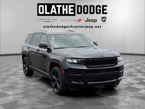 Used 2024 Jeep Grand Cherokee L Limited w/ Black Appearance Package AWD/4WD image 30