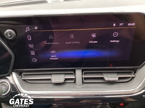 Used 2025 Chevrolet Trax ACTIV w/ Driver Confidence Package FWD image 3