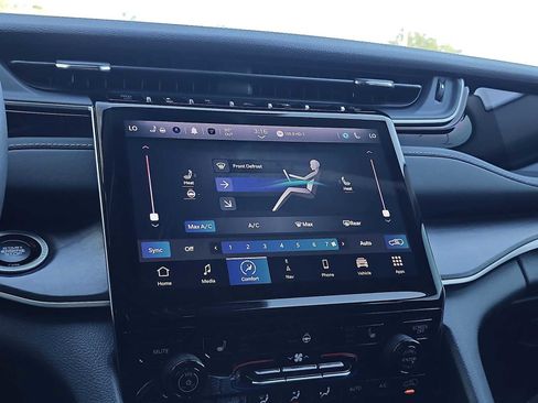 Used 2023 Jeep Grand Cherokee 4WD 4xe image 28