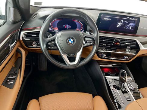 Used 2021 BMW 530i xDrive w/ Premium Package AWD/4WD image 23