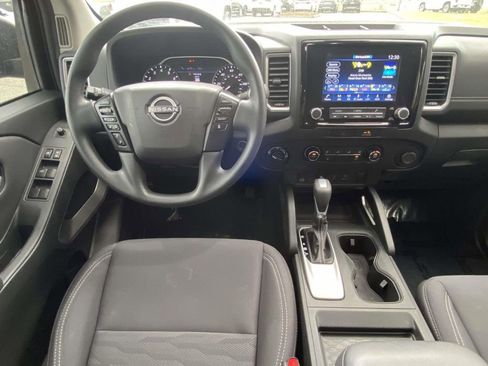 Used 2023 Nissan Frontier SV w/ Technology Package image 9