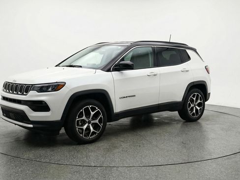 Used 2025 Jeep Compass Limited AWD/4WD image 3