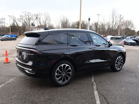 Used 2026 Lincoln Nautilus Reserve AWD/4WD image 7