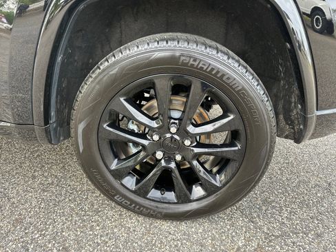 Used 2022 Jeep Grand Cherokee Laredo X RWD image 19