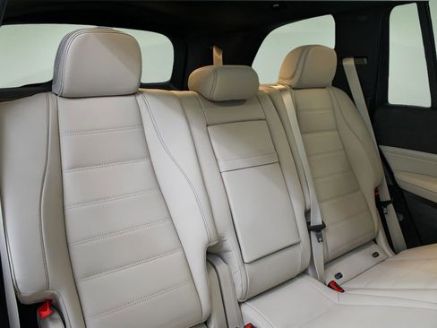 Used 2026 Mercedes-Benz GLS 580 4MATIC image 23