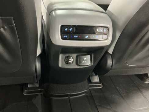 Used 2023 Hyundai Palisade SEL w/ Winter Package image 12
