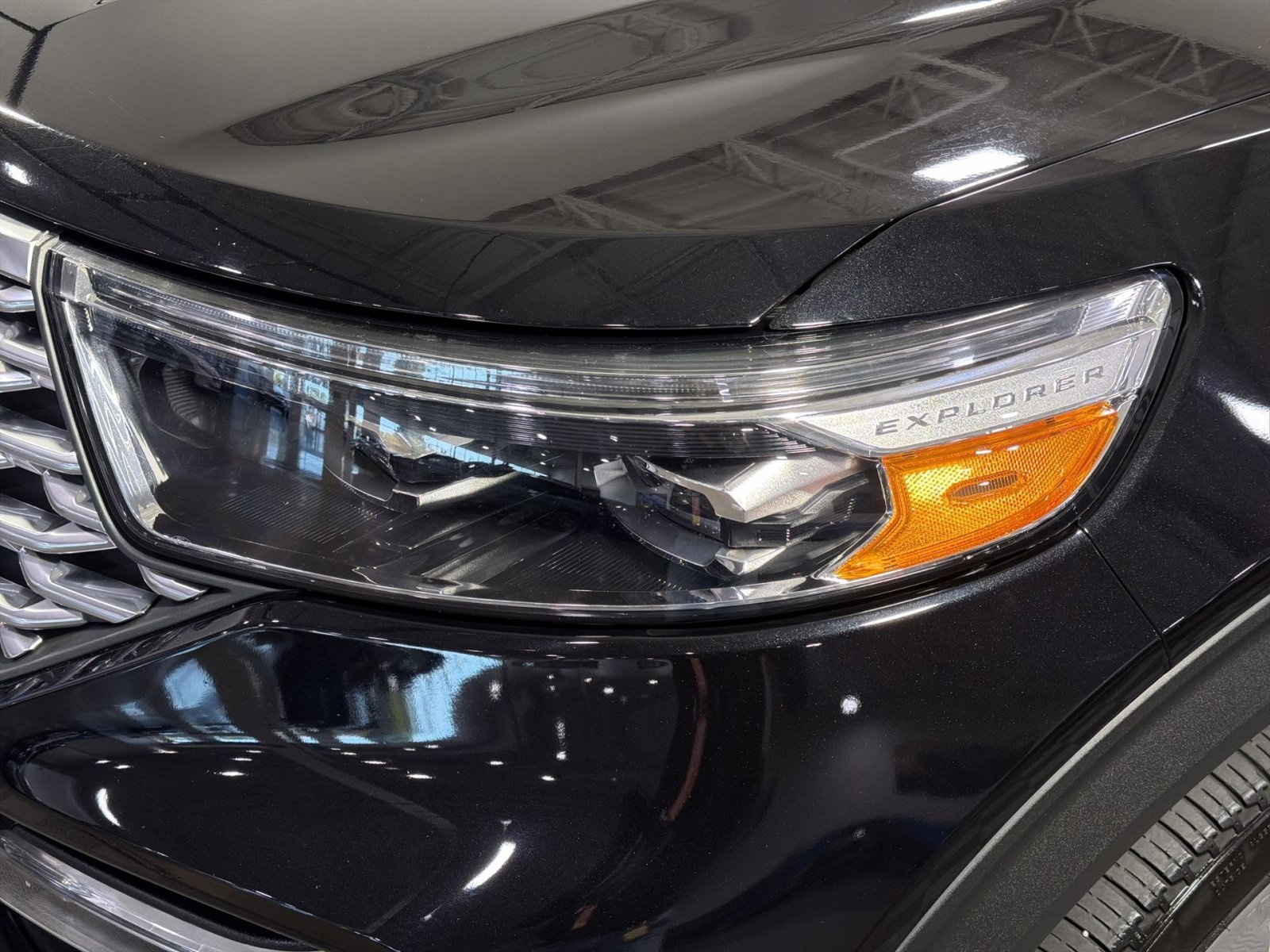 Used 2020 Ford Explorer Platinum w/ Premium Technology Package AWD/4WD image 13
