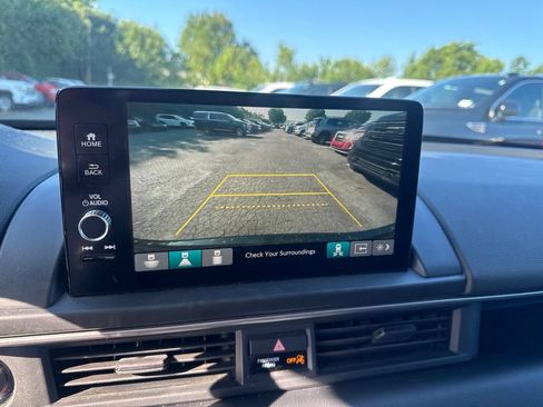 Used 2023 Honda Pilot Touring image 14