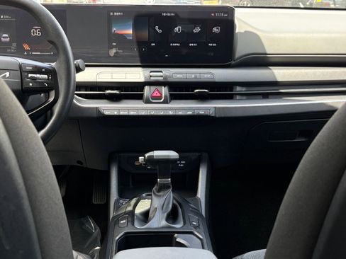 Used 2025 Kia K4 FWD image 17
