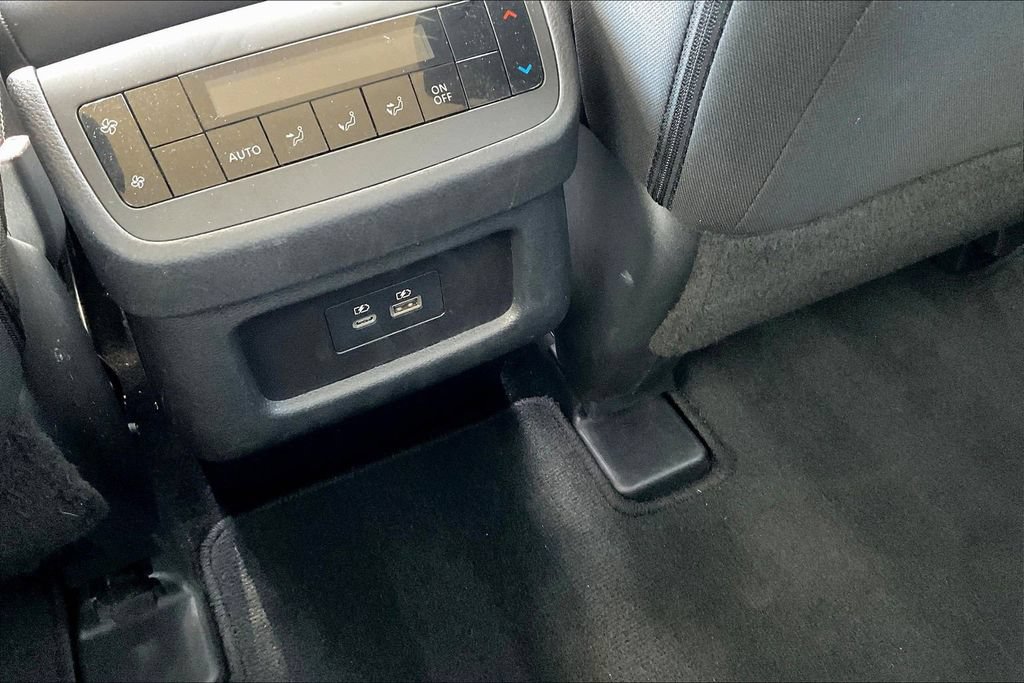 Used 2025 Nissan Pathfinder SV FWD image 10