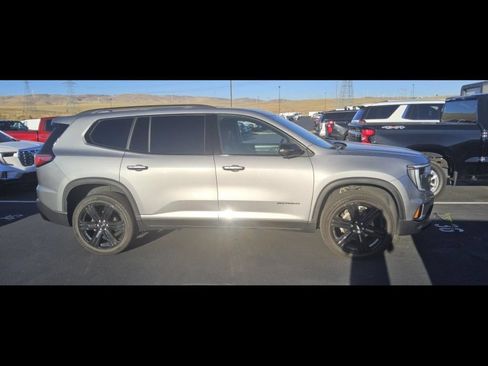 Used 2024 GMC Acadia Elevation w/ Black Edition FWD image 4