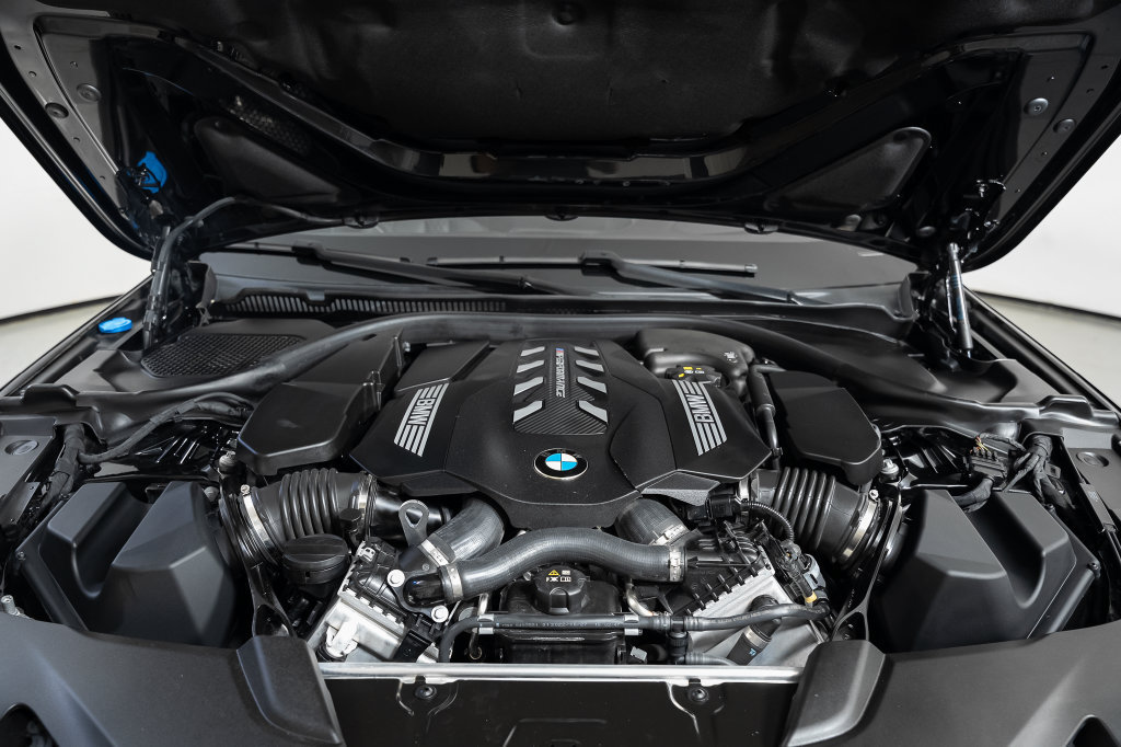 Used 2023 BMW M550i xDrive AWD/4WD image 39