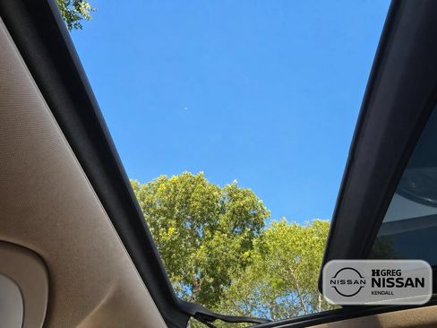 Used 2011 Porsche Cayenne AWD/4WD image 10
