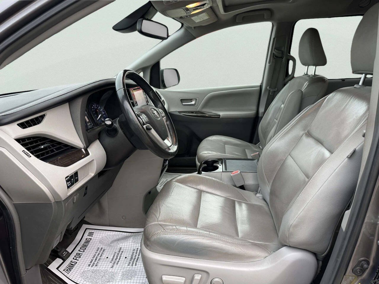 Used 2018 Toyota Sienna XLE w/ XLE Navigation Package FWD image 10