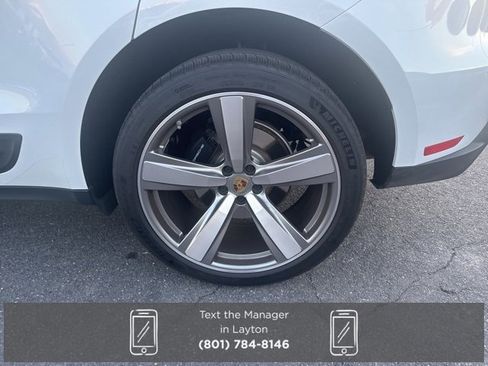 Used 2025 Porsche Macan image 6