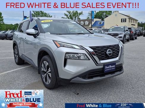 Used 2023 Nissan Rogue SV AWD/4WD image 2