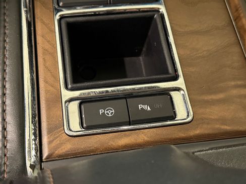 Used 2020 Ford Expedition Max Platinum RWD image 23
