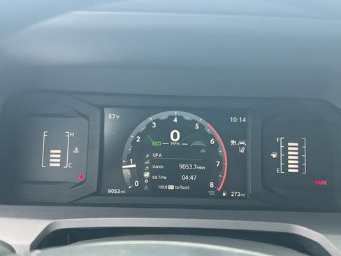 Used 2024 Toyota Tacoma SR image 12