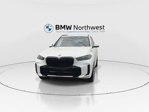 New 2026 BMW X5 xDrive40i w/ M Sport Package AWD/4WD image 8